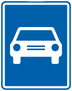 Début d’une route pour automobiles